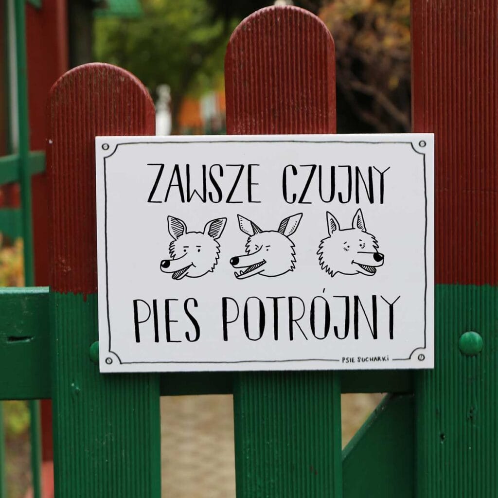 Zawsze czujny, pies potrójny